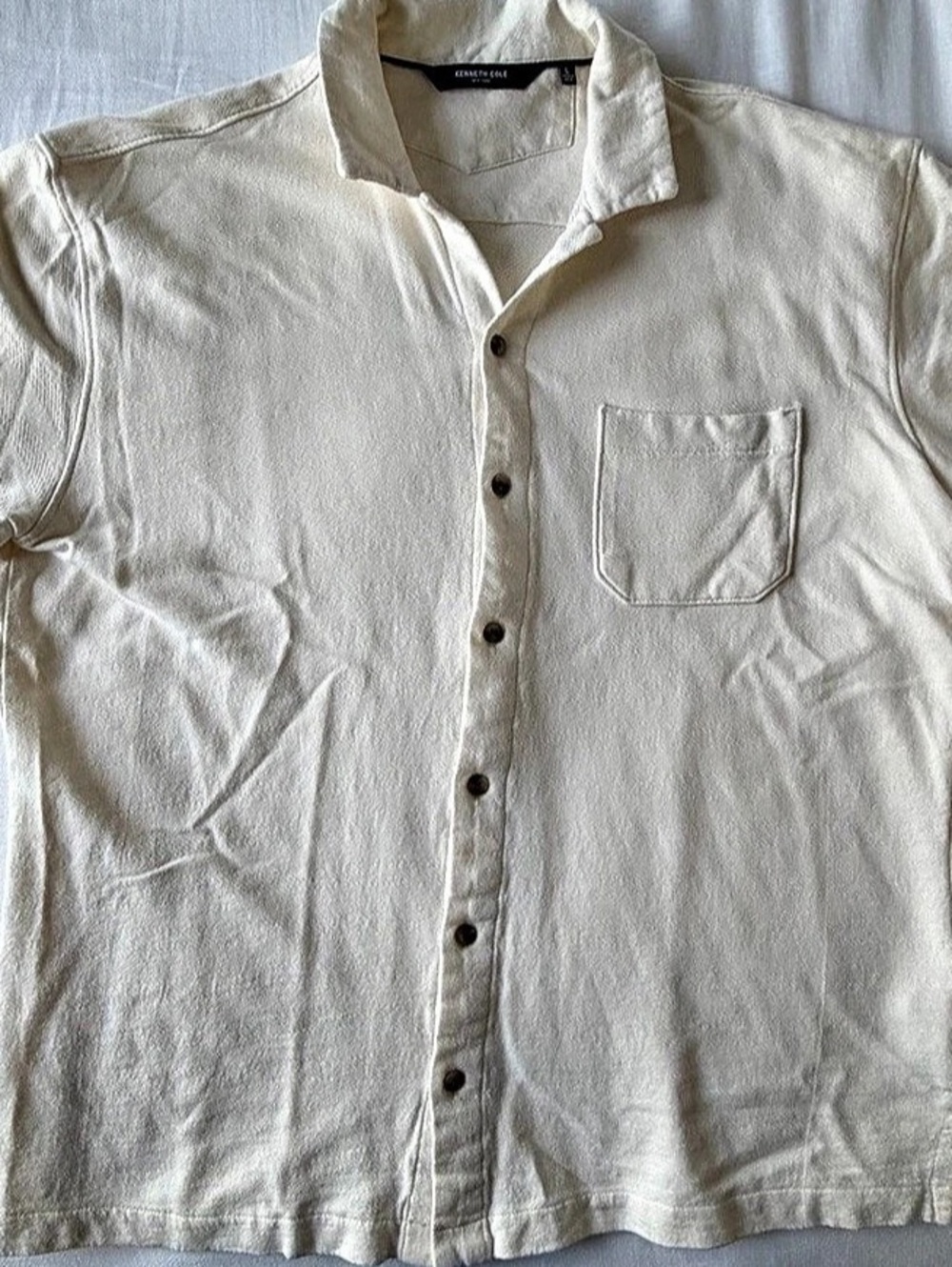 Kenneth Cole Short Sleeve Button-Up Shirt in Cream Size Medium